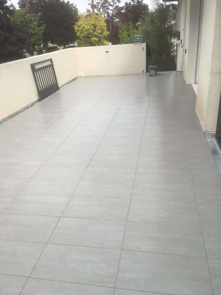 Terrasse carrelée 20 mm sur plots