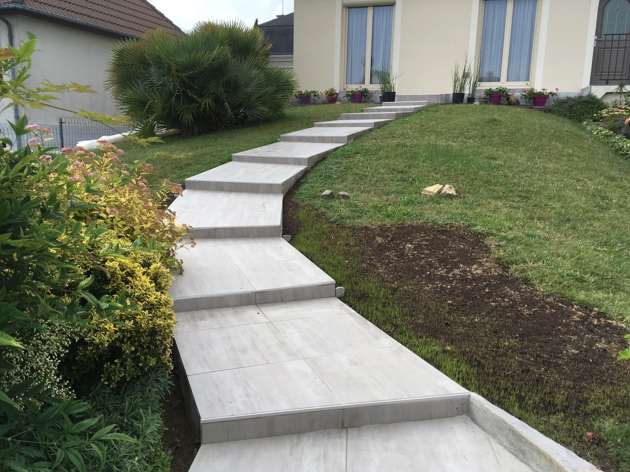 Carrelage extérieur antidérapant sur terrasse en Mayenne